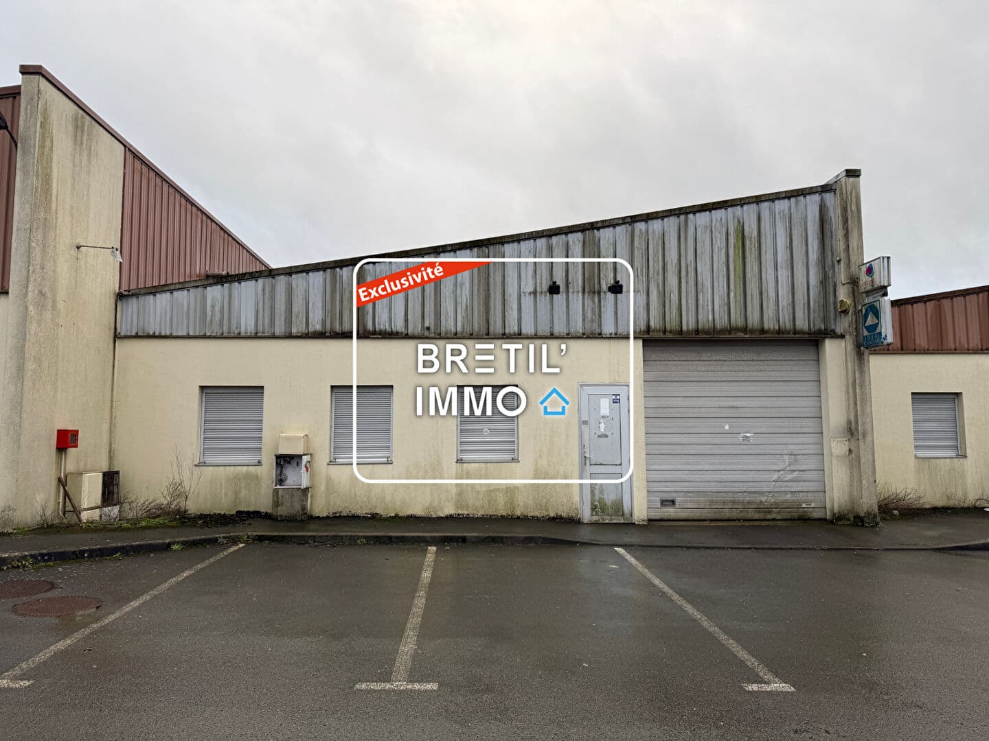 VITRE  - LOCAL INDUSTRIEL - A VENDRE — Photo 1