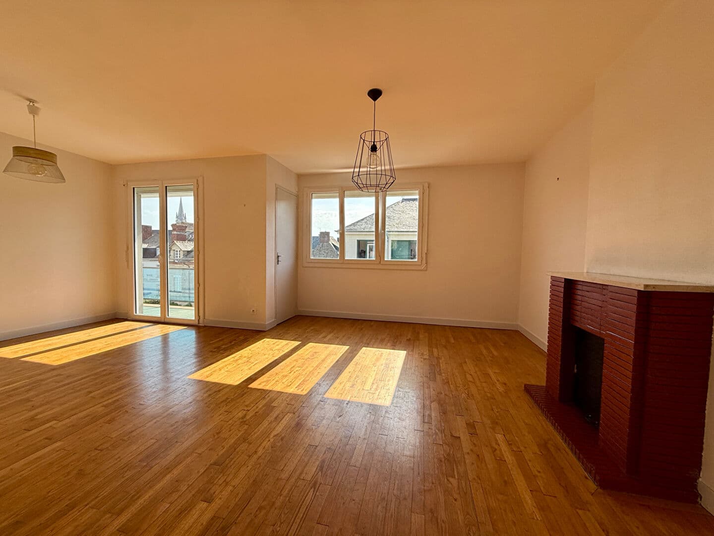 VITRE - APPAREMENT - A VENDRE — Photo 2