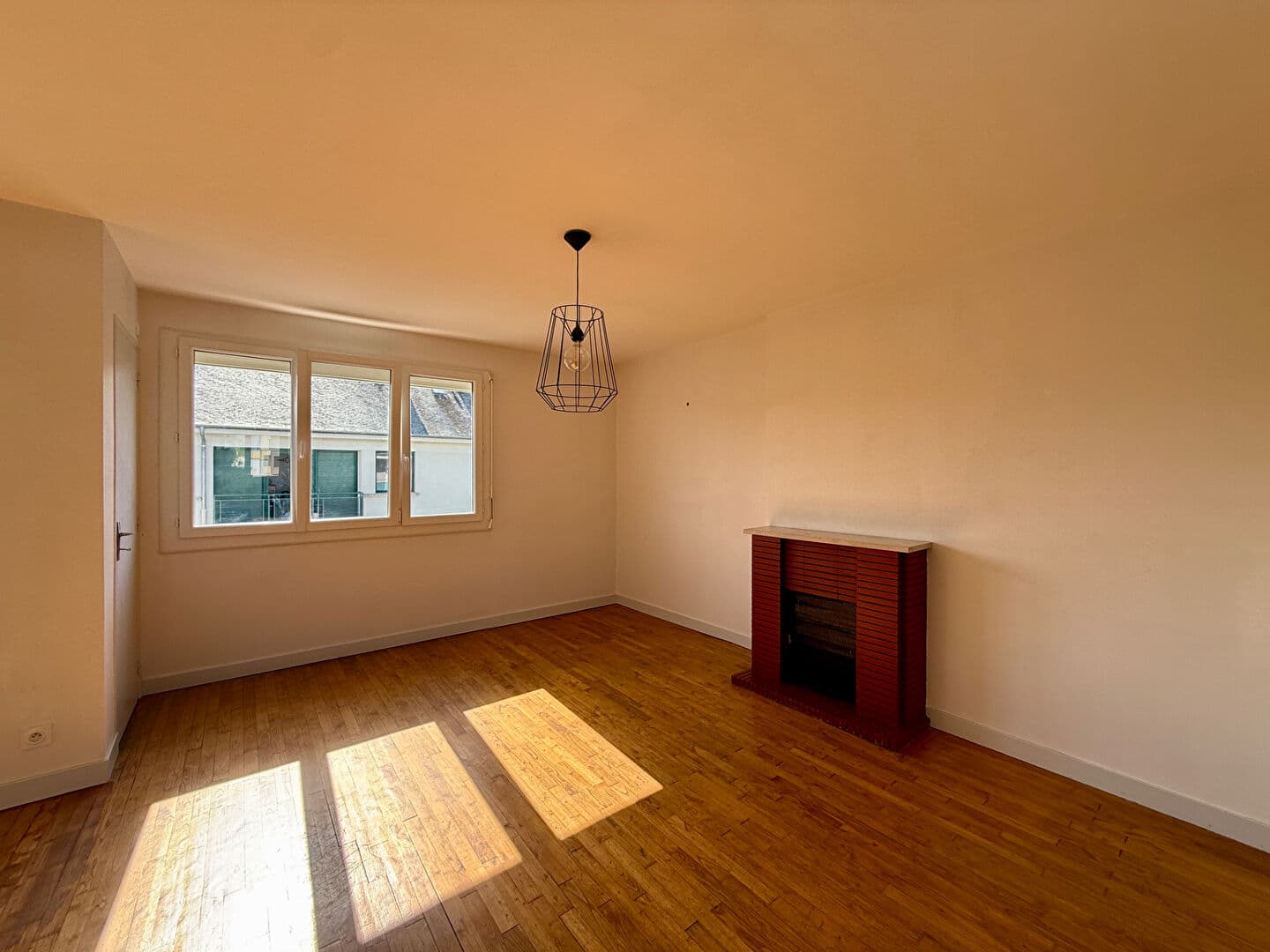 VITRE - APPAREMENT - A VENDRE — Photo 4
