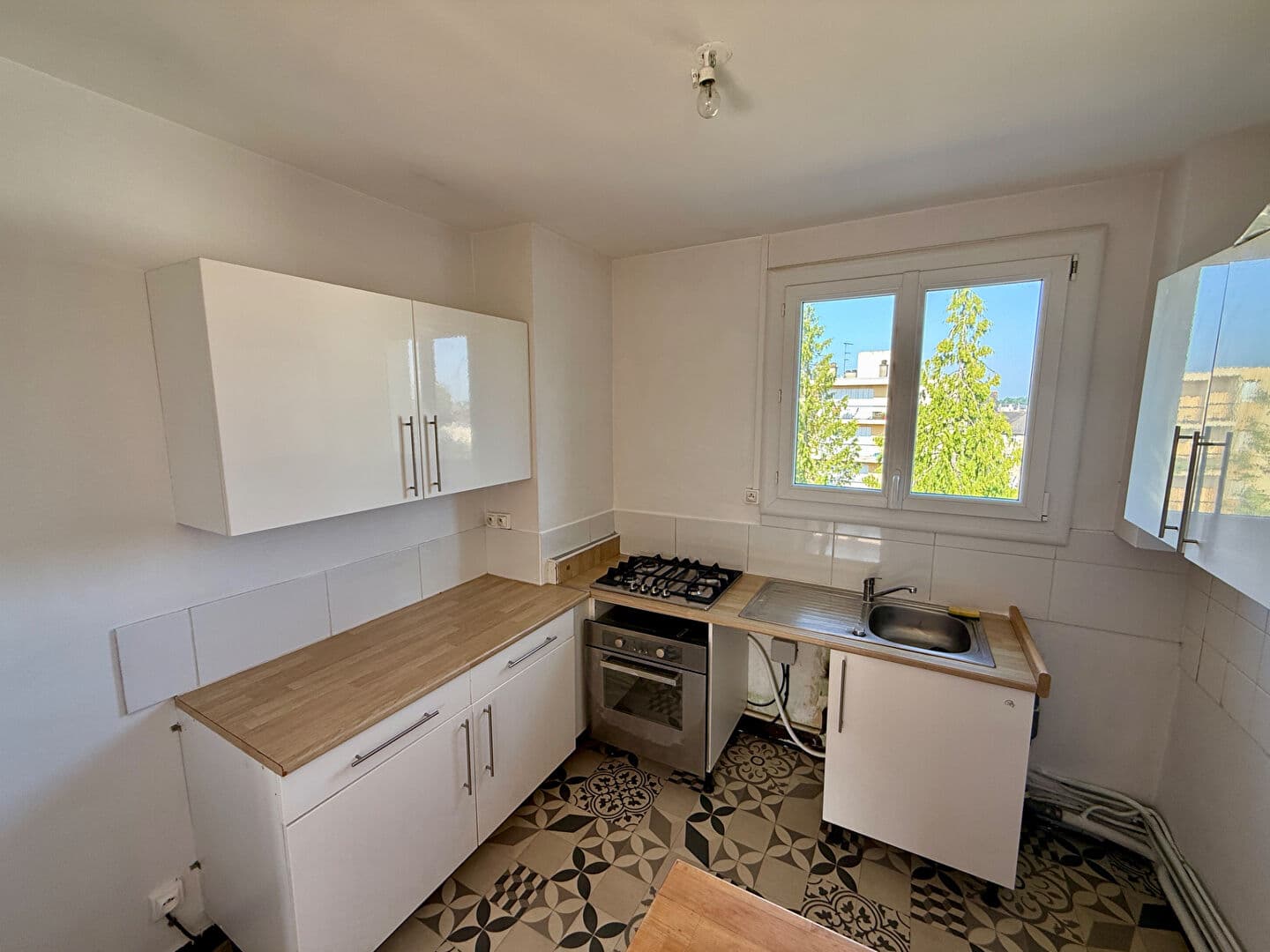 VITRE - APPAREMENT - A VENDRE — Photo 5