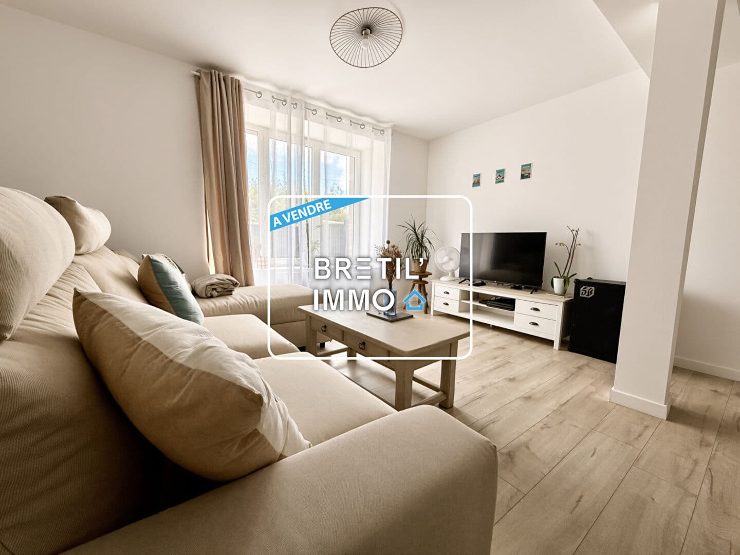 CHATILLON EN VENDELAIS - A VENDRE — Photo 1
