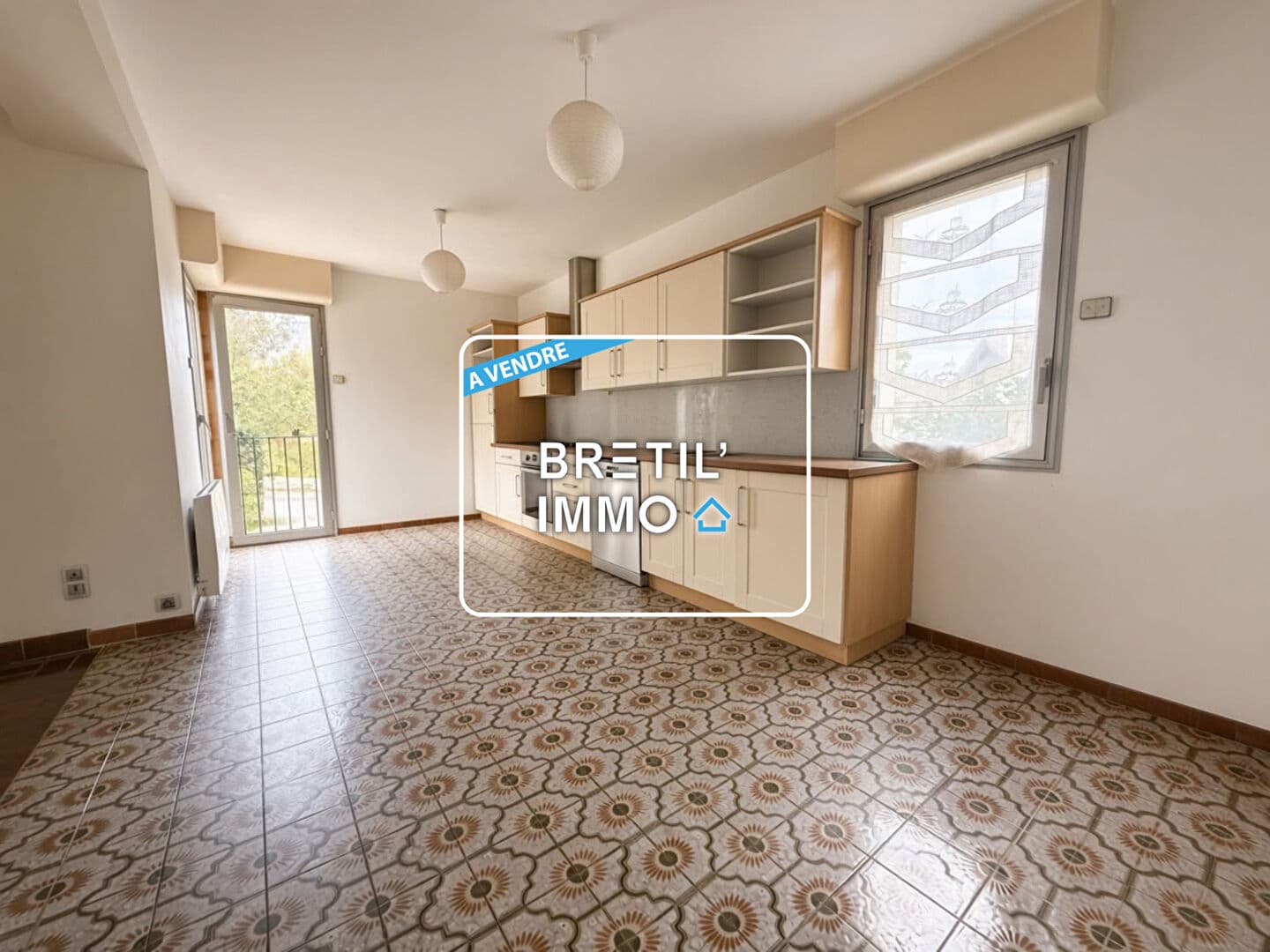 VITRE - MAISON - A VENDRE — Photo 1
