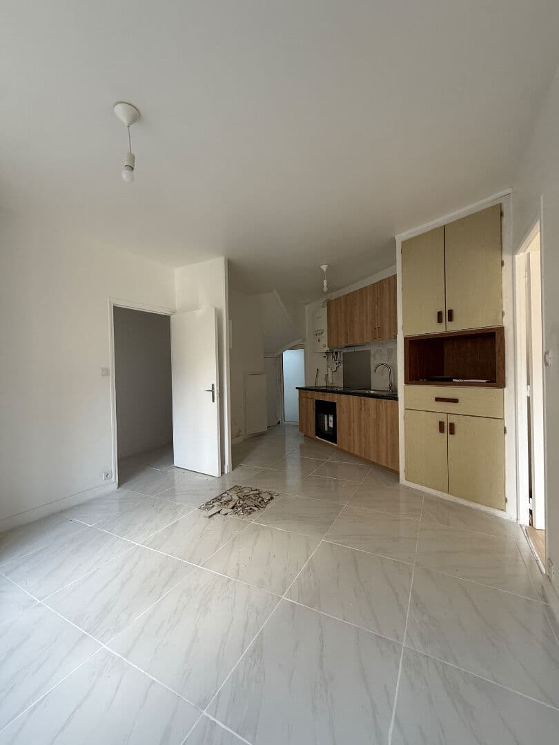 VITRE - A LOUER - APPARTEMENT — Photo 1