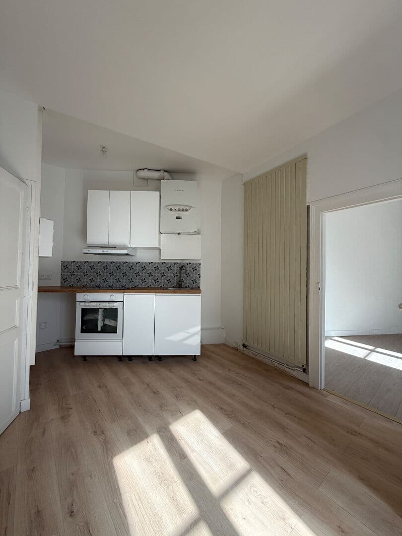 VITRE - A LOUER - APPARTEMENT — Photo 1
