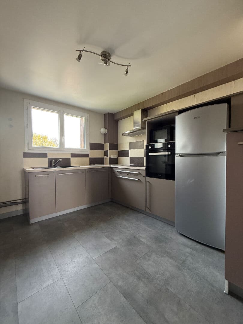 FOUGERES - A VENDRE - APPARTEMENT — Photo 5