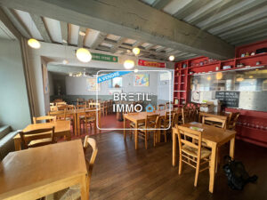 A VENDRE – IMMEUBLE – VITRE
