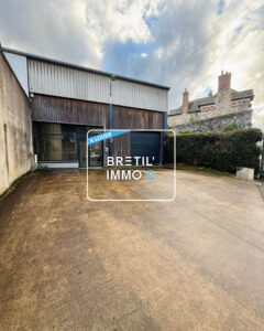 VITRE – LOCAL COMMERCIAL – A LOUER