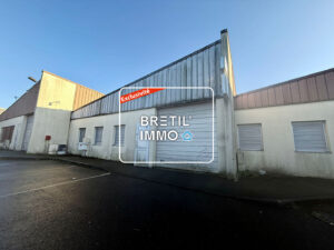 VITRE  – LOCAL INDUSTRIEL – A VENDRE